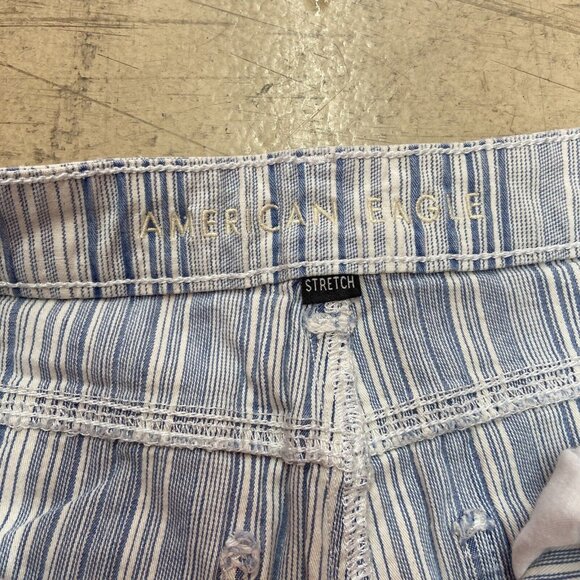 American Eagle Womens Jeans Size 6 28x27 Mom Jeans Stripe Blue White - Picture 8 of 13